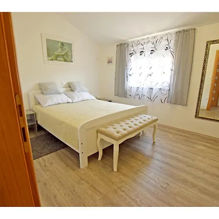 Branka * Starigrad Paklenica