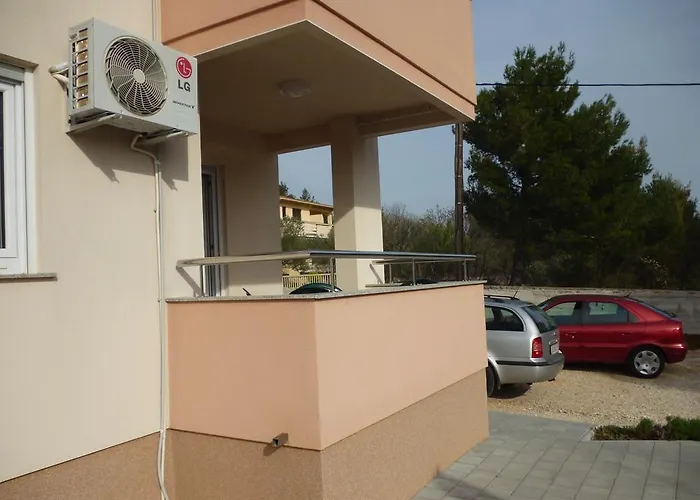 Branka * Starigrad Paklenica