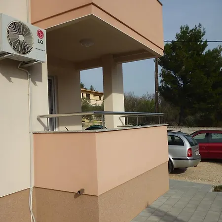 Branka * Starigrad Paklenica